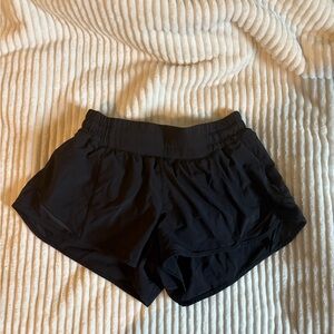 LULULEMON hottie hot shorts 2.5